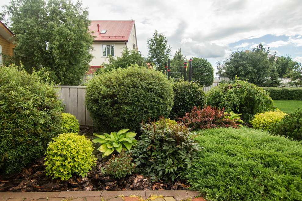 Сад с зеленой крышей