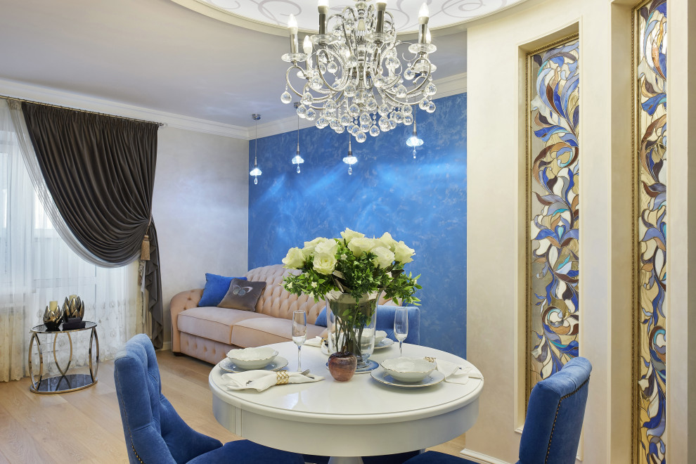 Классика в нейтральных оттенках с вкраплением "вкусных"акцентов.