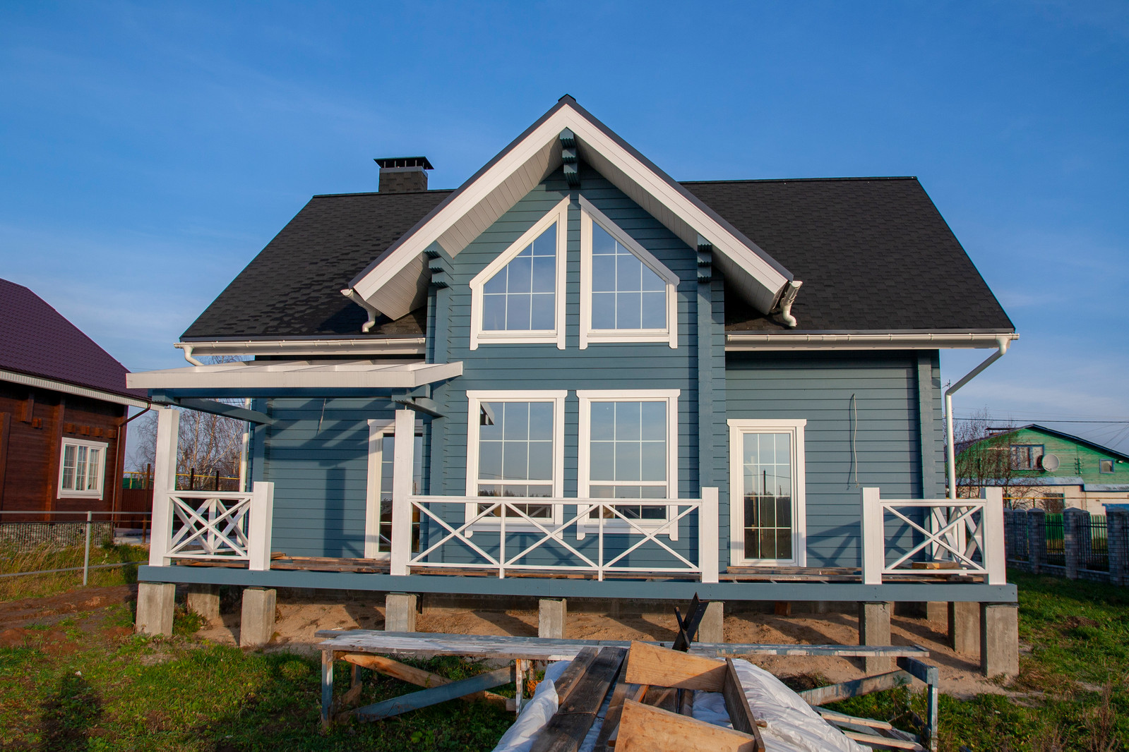 Небольшой дом из бруса в Кадницах