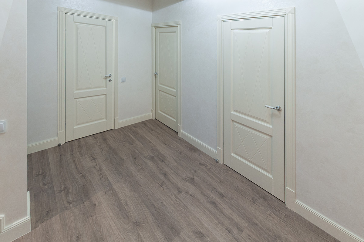 Коттедж в Заславле. Виниловые полы и ламинат