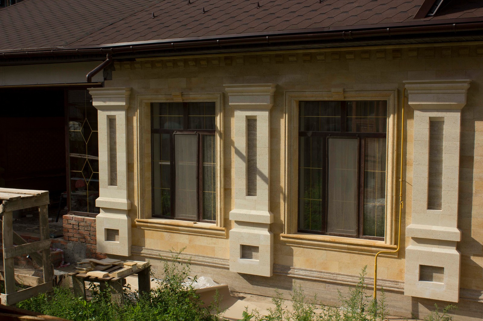 Обложка проекта: Облицовка природным камнем комплекса для отдыха с беседкой.