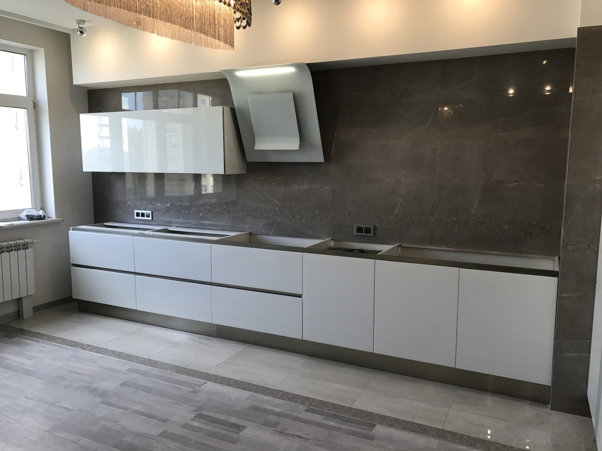 кухня из стекла