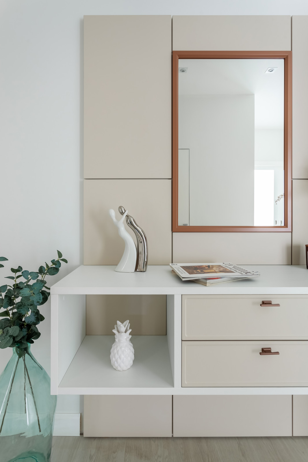 Воздушная квартира с яркими акцентами