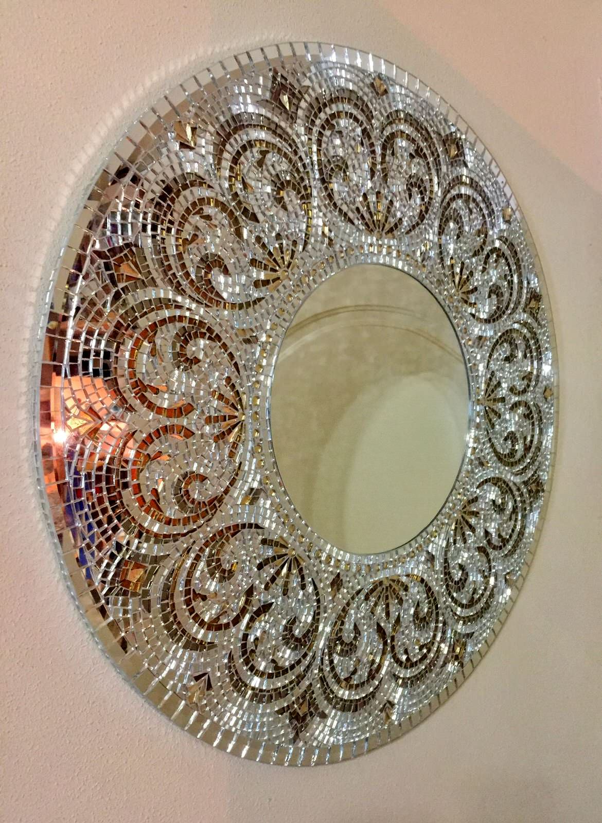 Круглое зеркало