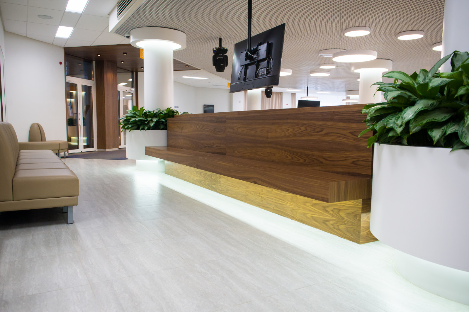 Холл и аудитория