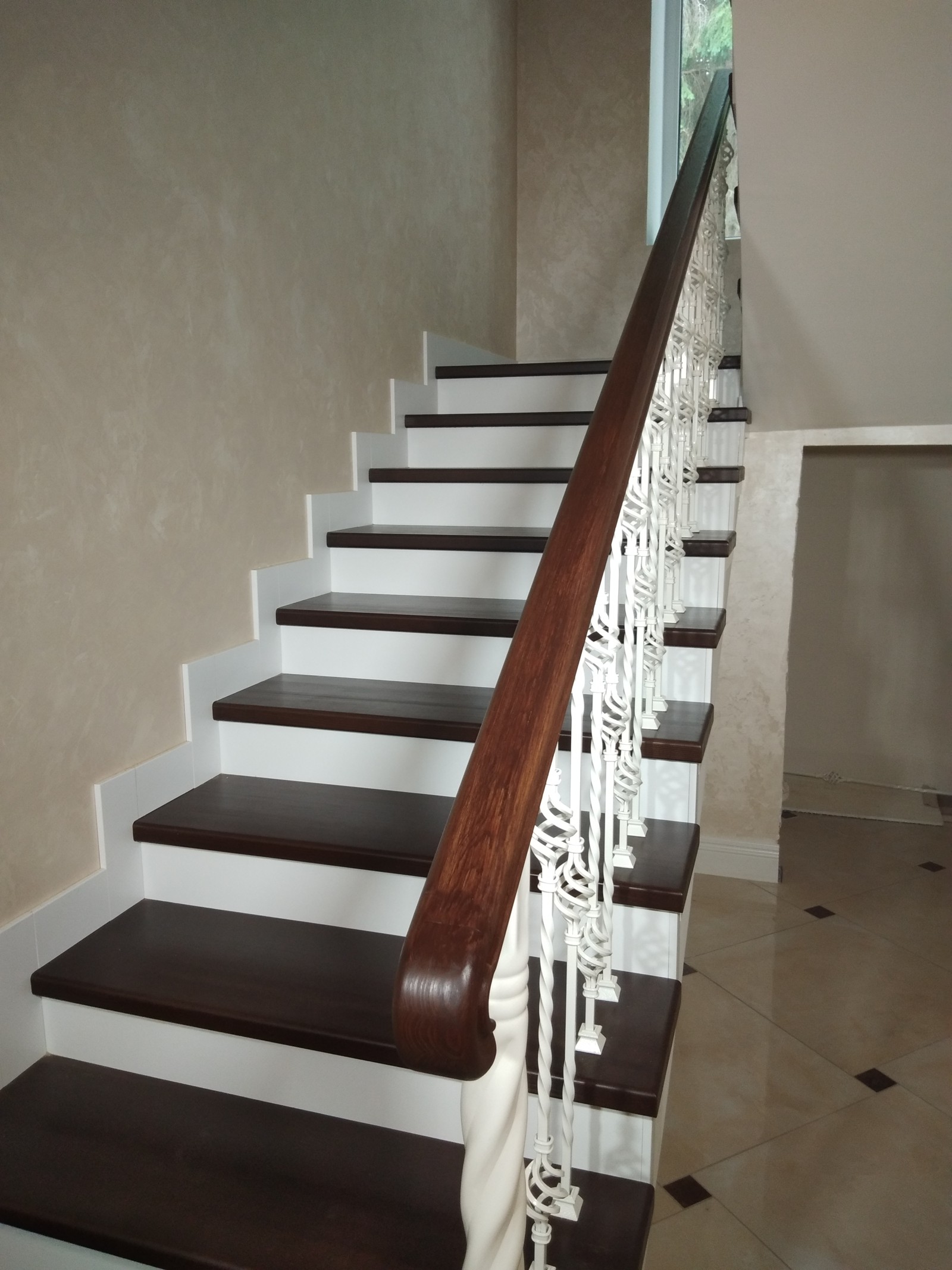 Лестница из лиственницы