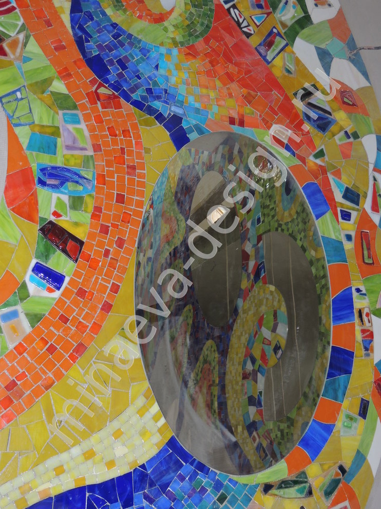 Ручная мозаика в стиле Гауди (25 кв.м), лестничный пролет