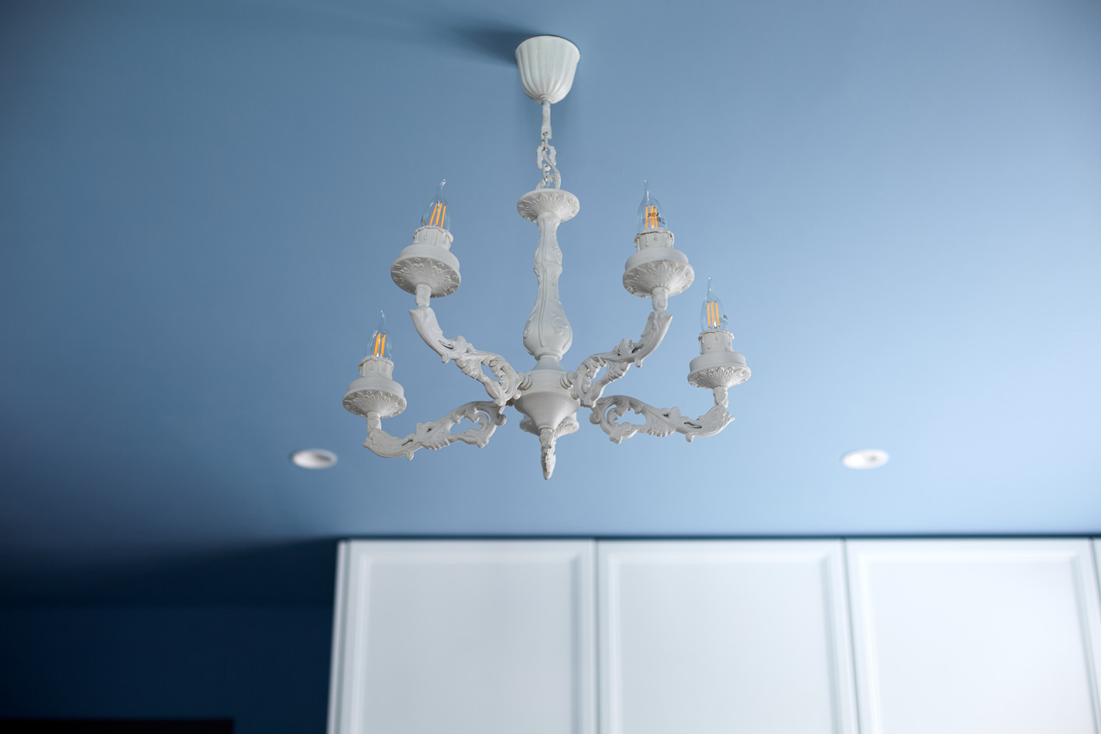 Гжель и маркетри, кухня-гостиная