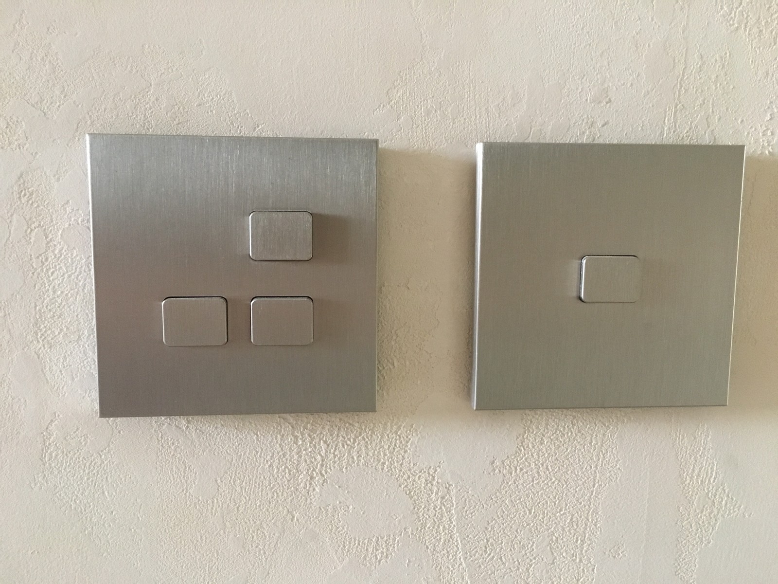 Выключатели Кнопочные