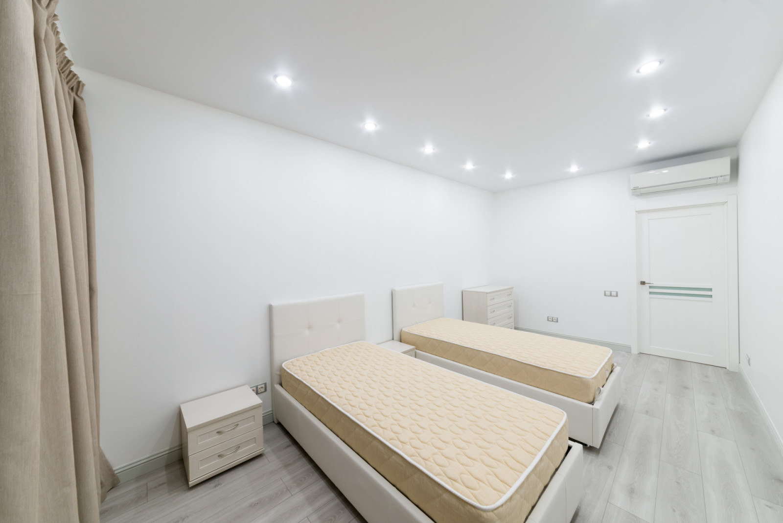 Детская комната в светлых тонах