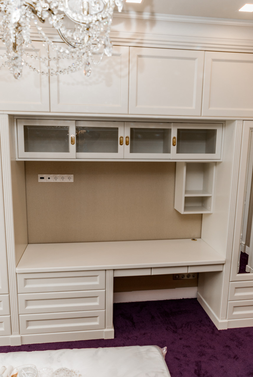 Шкаф в спальне