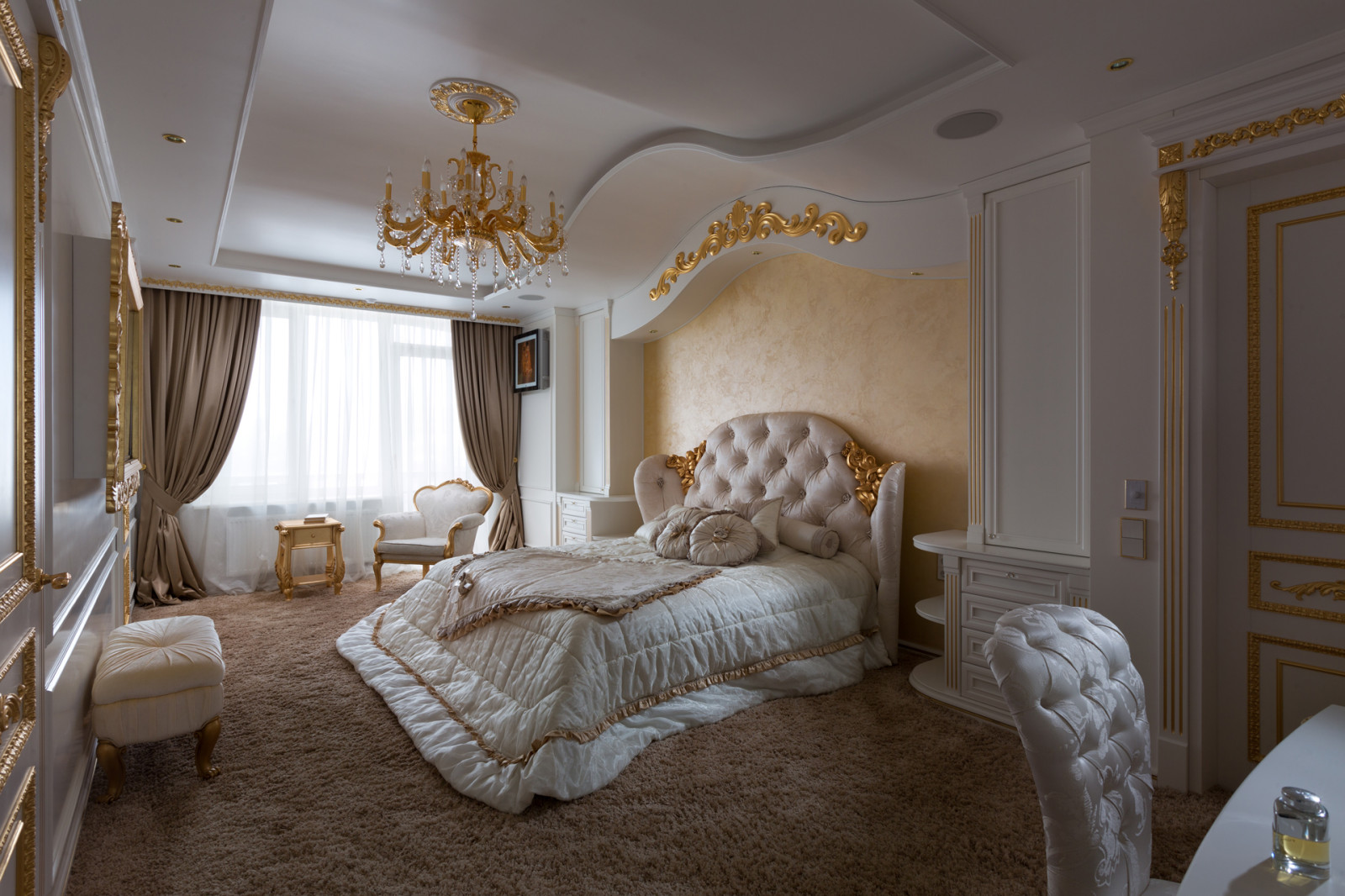 В Золотой оправе