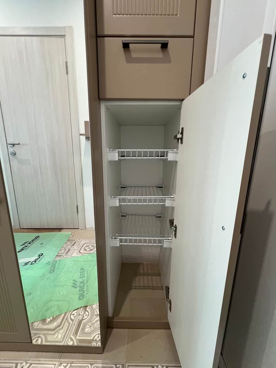 Встроенные распашные шкафы