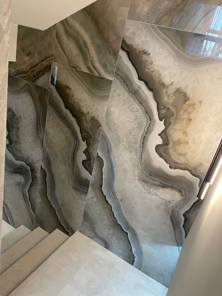 Лестница в жилом доме в г. Геленджике