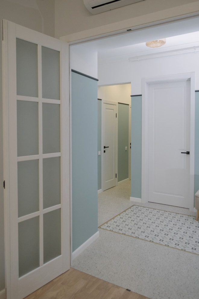 Реализация проекта в старом фонде СПб, квартира с камином.