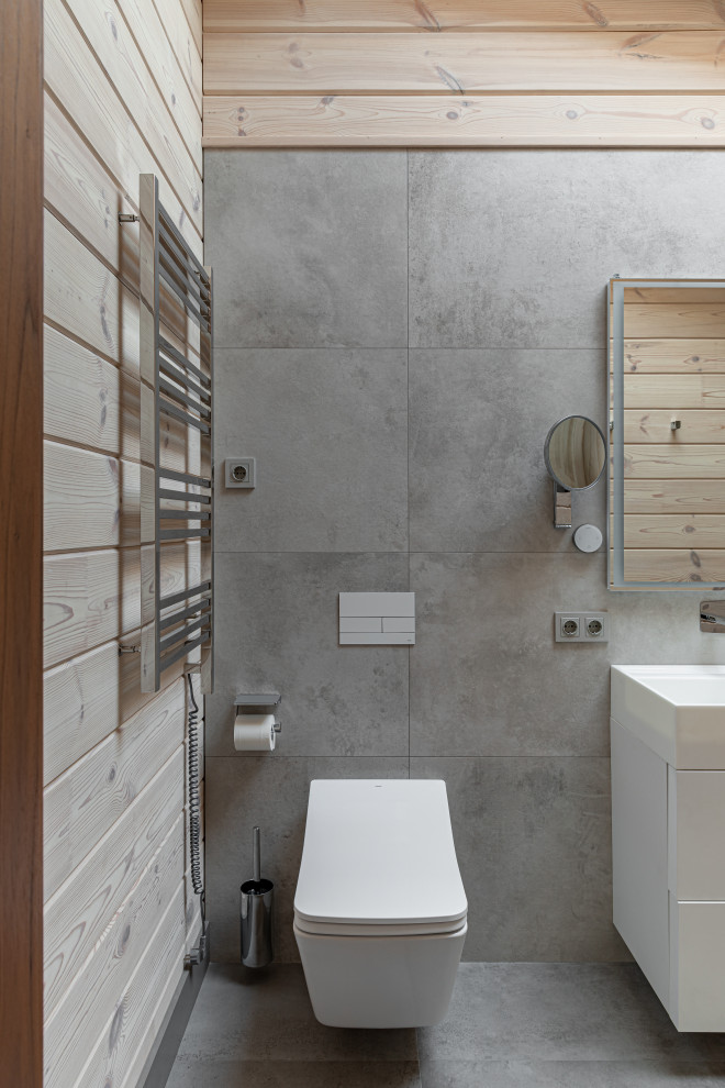 Камень внизу, дерево вверху.