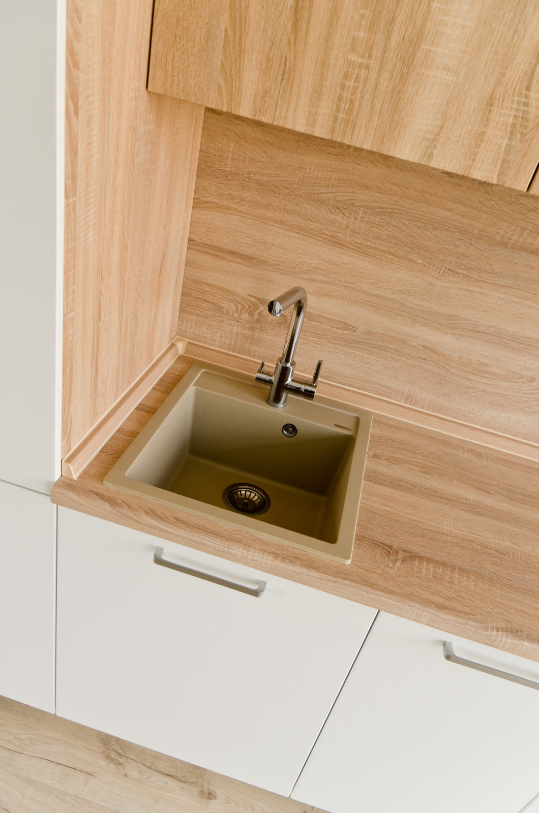 елая кухня в скандинавском стиле на проспекте Весеннем.