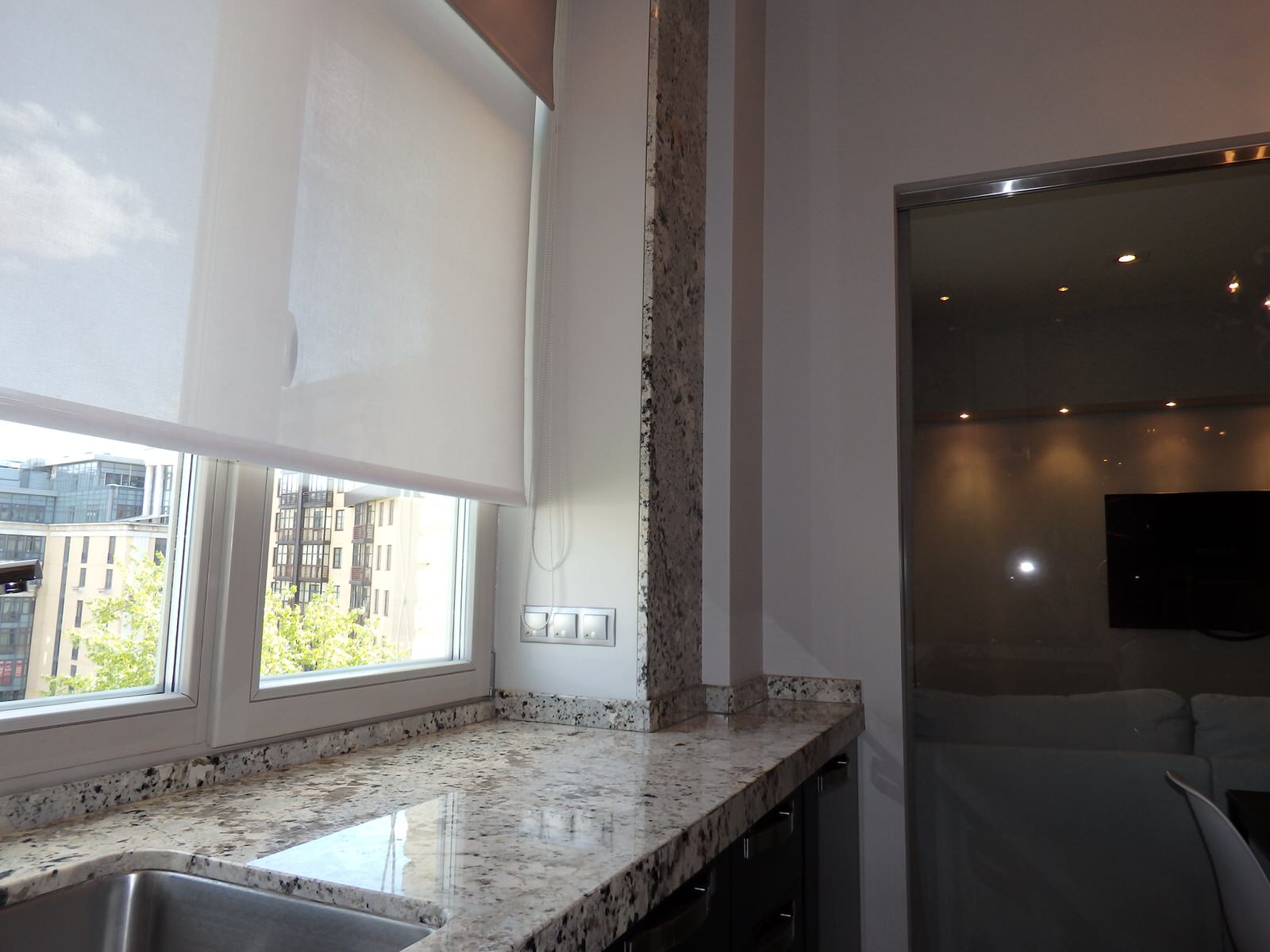 Двухкомнатная квартиры со стеклянной перегородкой на Овчинниковской набережной