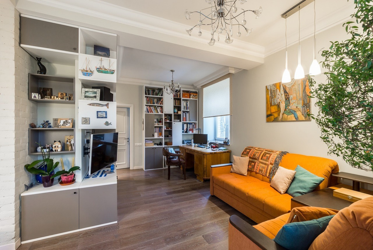 Квартира семи люстр