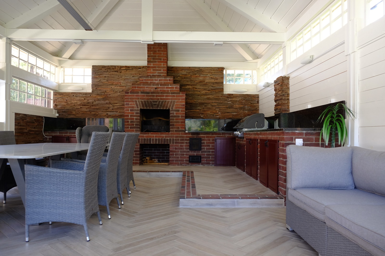 Беседка на загородном участке