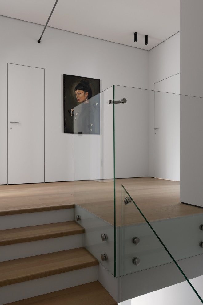 Частный дом в черно-белом цвете