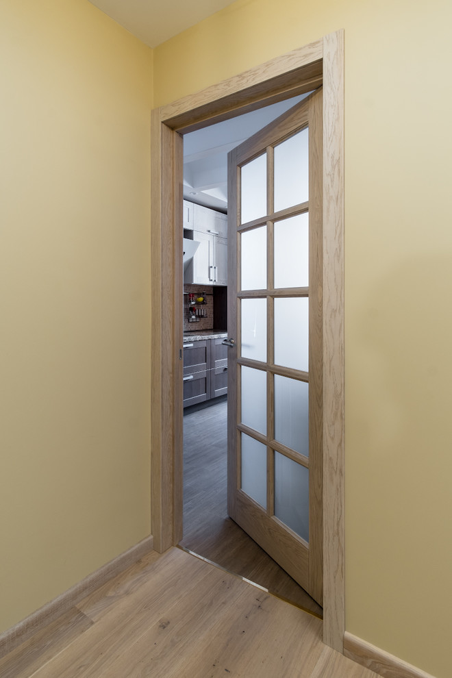 Двери натурального цвета