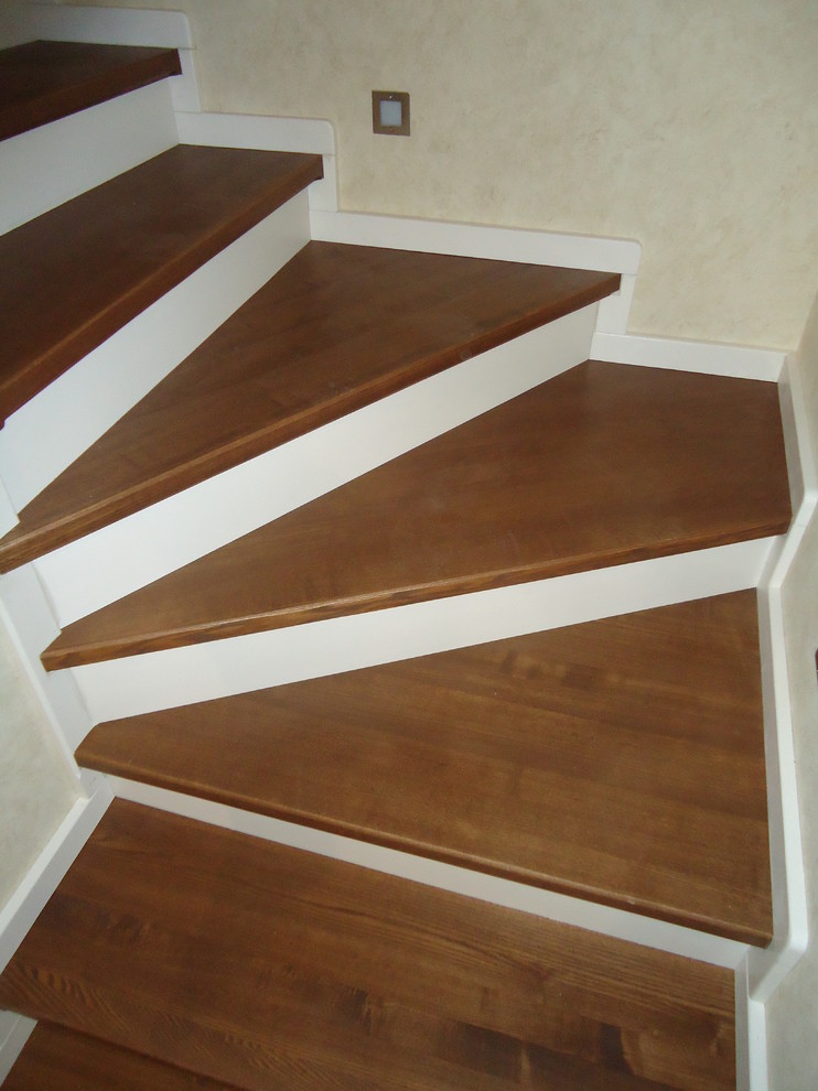 Комбинированная лестница ясень -сосна