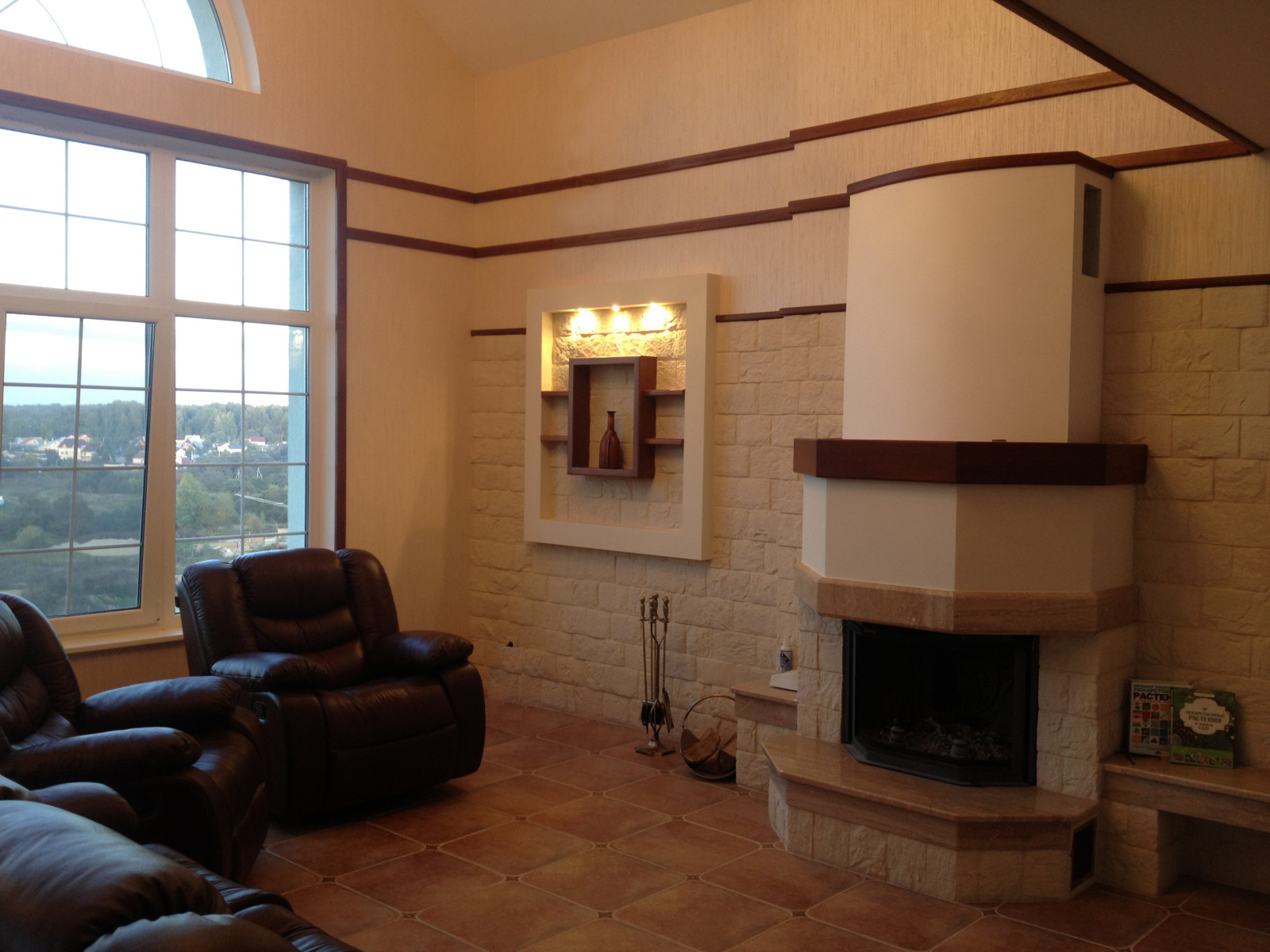 Обложка проекта: Дом в зеленых холмах