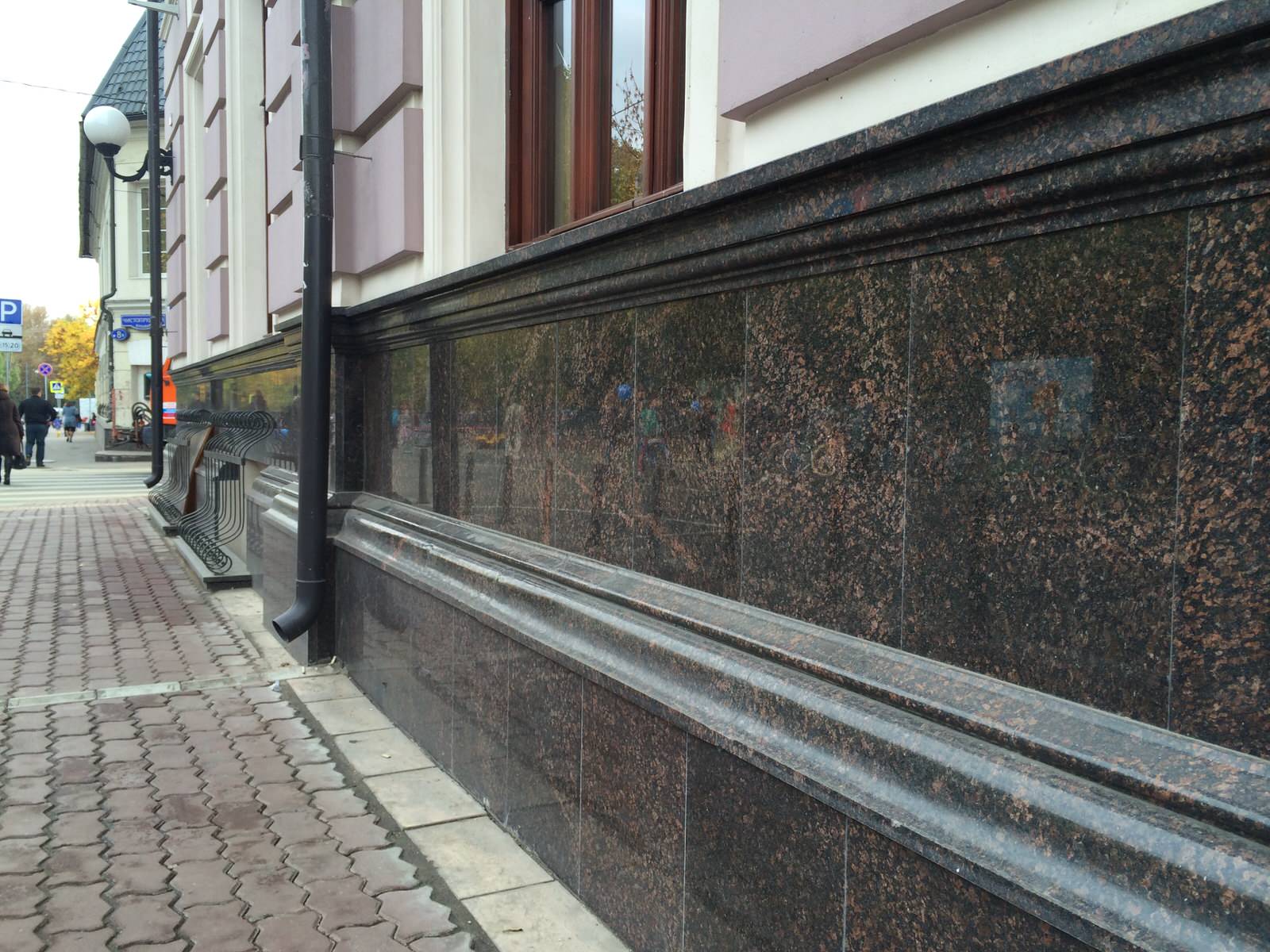 Цоколи из гранита