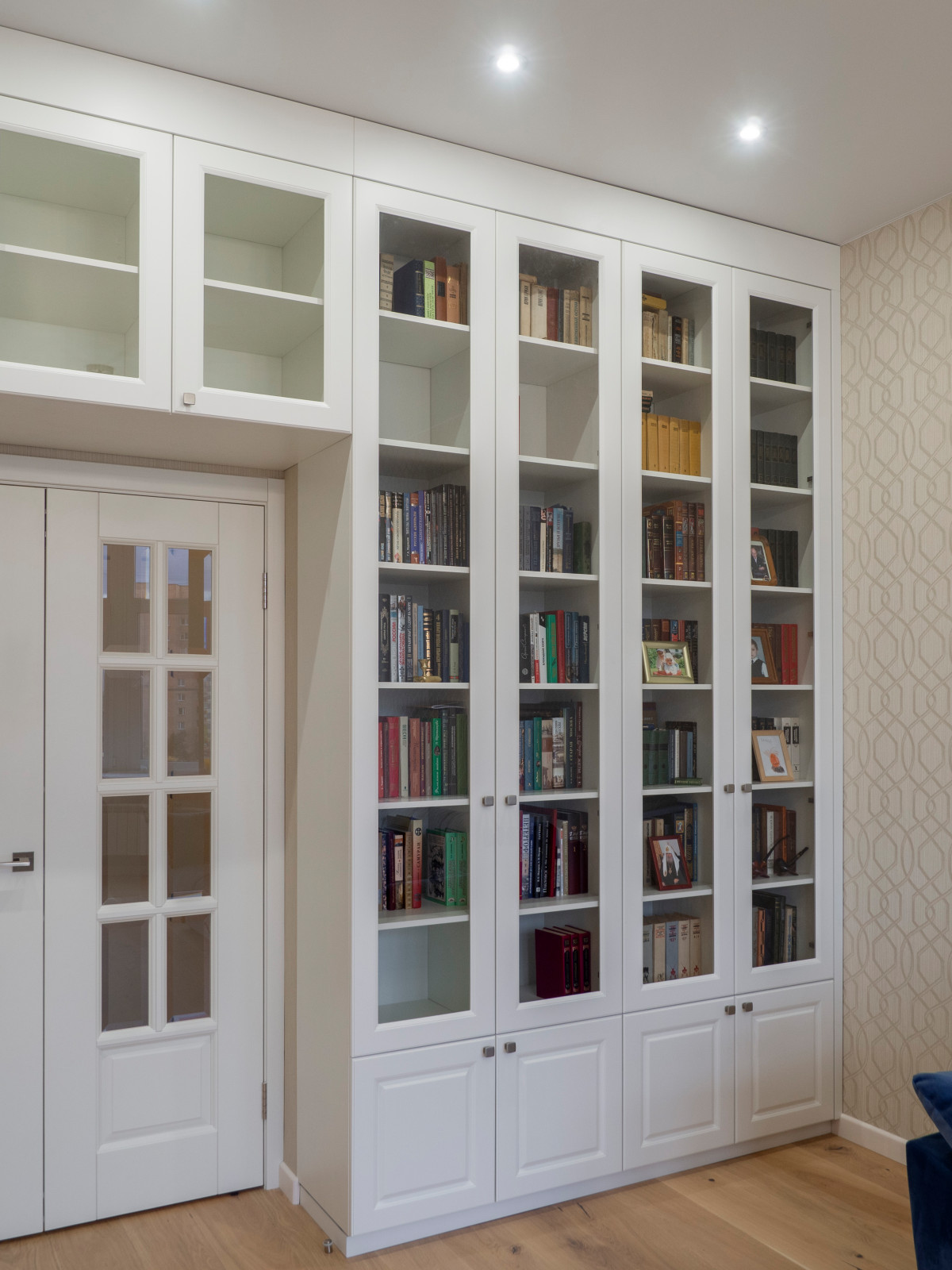 Меблировка спальни и кабинета в светло-мятном цвете