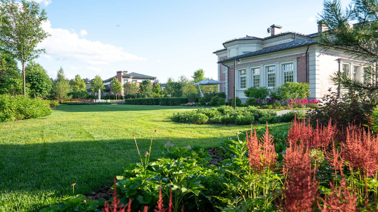 Английская неоклассика в КП Парквилл. 2019 г.