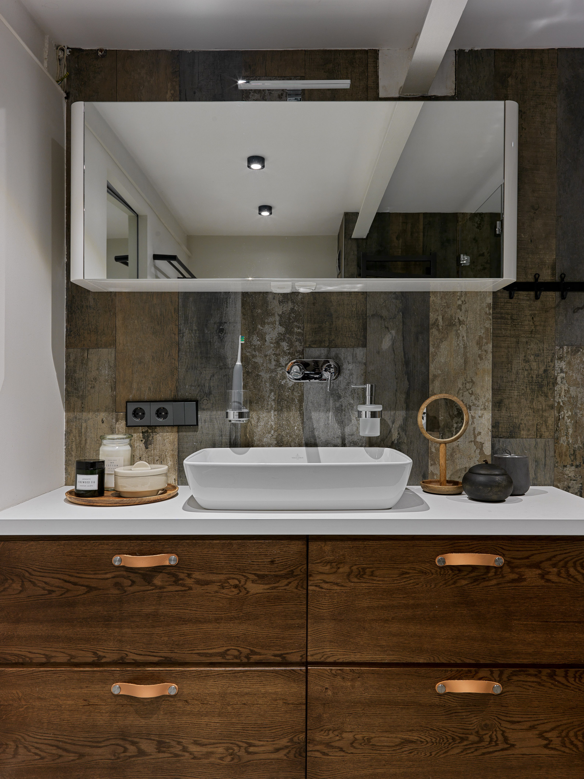 Houzz тур: Квартира с готическими окнами