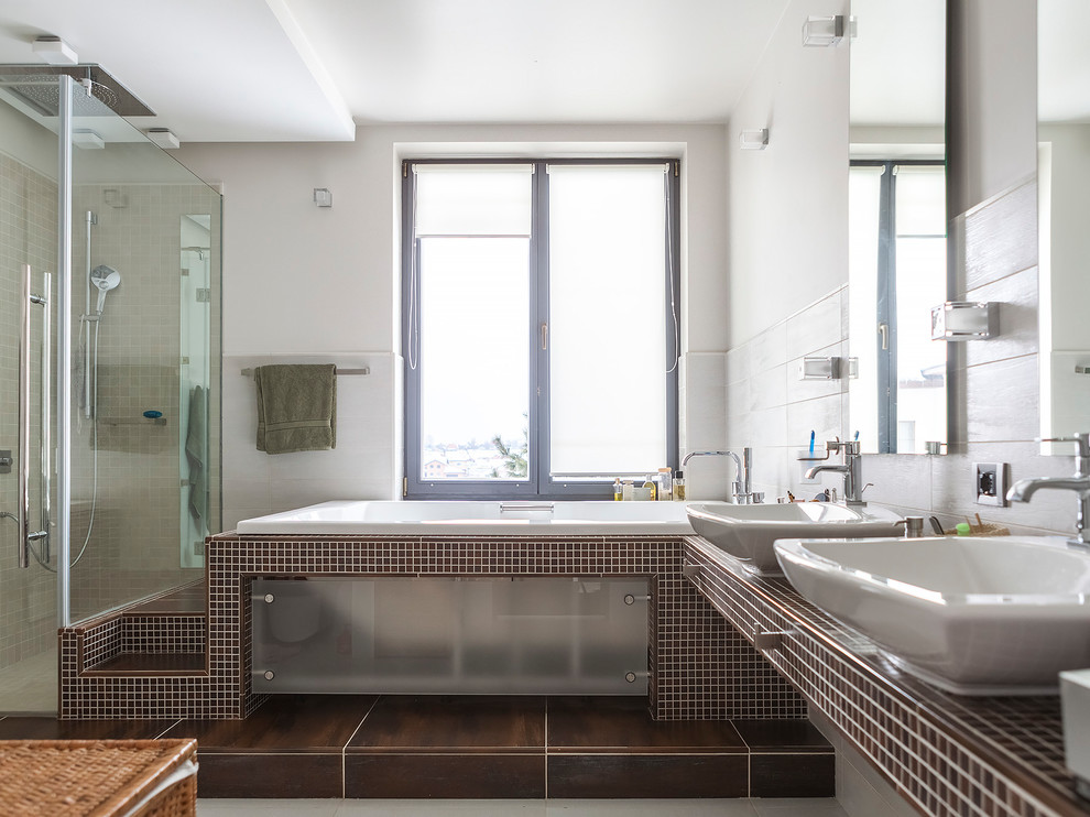 В гостях: Дерево в облаках — посреди загородного дома