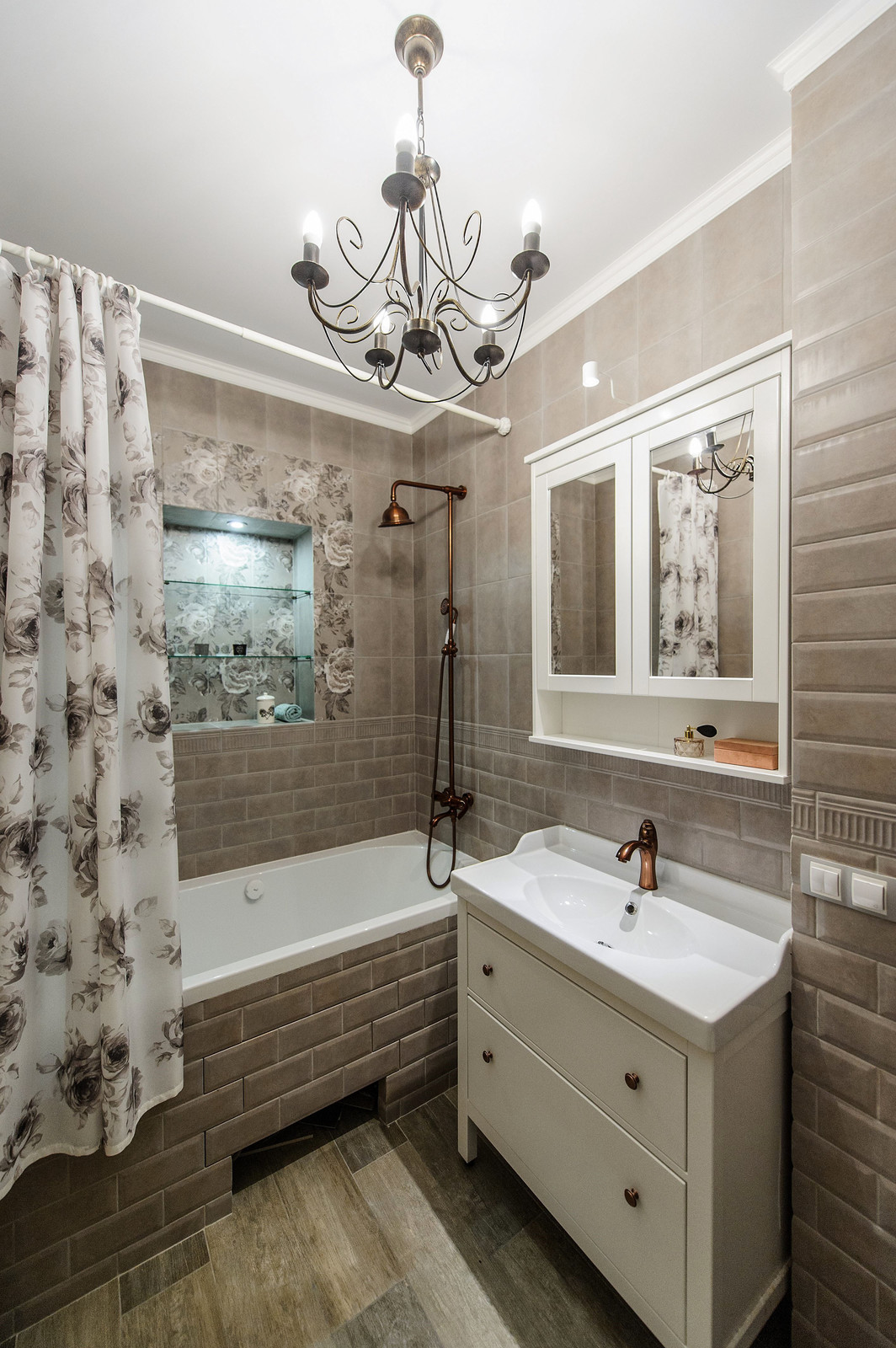 Обложка проекта: Квартира на Романова