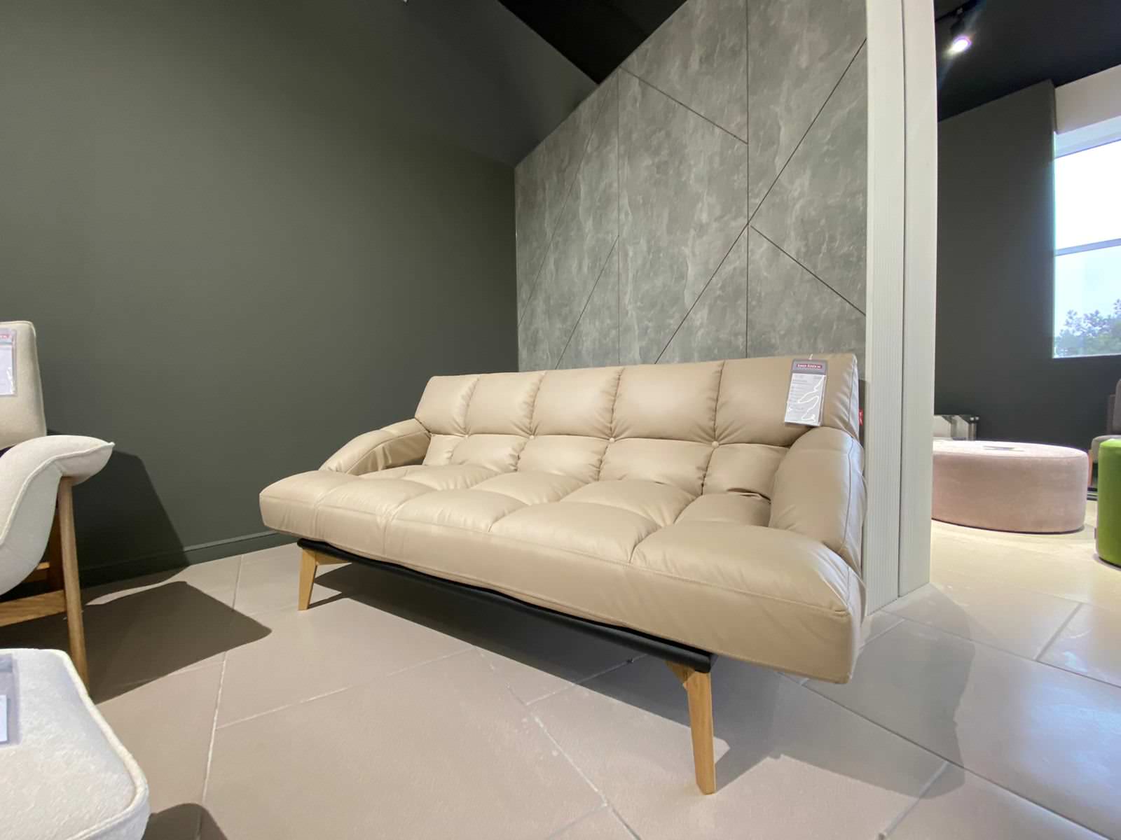 Обложка проекта: Шоурум Альмарк