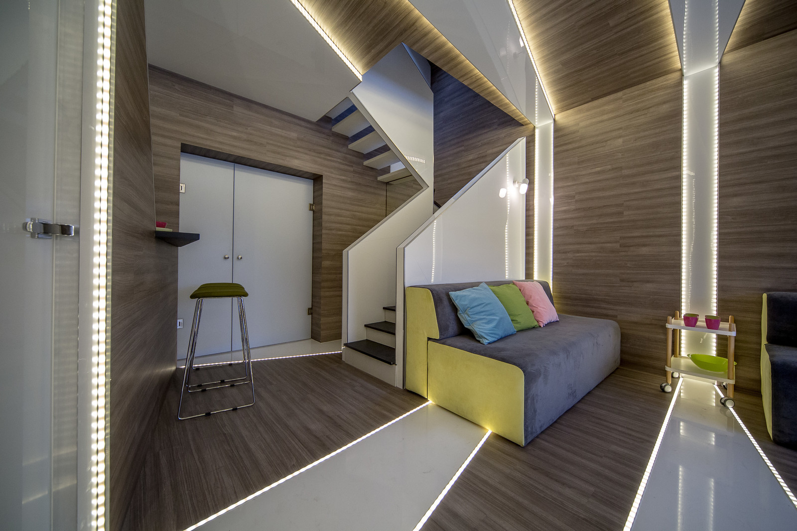 В ЛУЧАХ СВЕТА