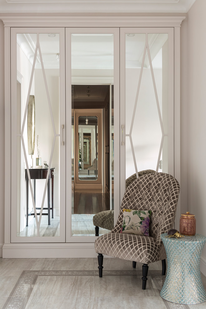 Современная классика в лиловой дымке