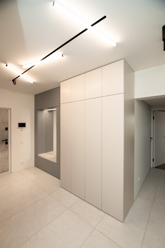 Минималистичные шкафы в прихожую