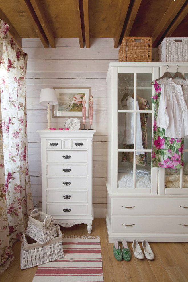 Оформление окон в загородном доме