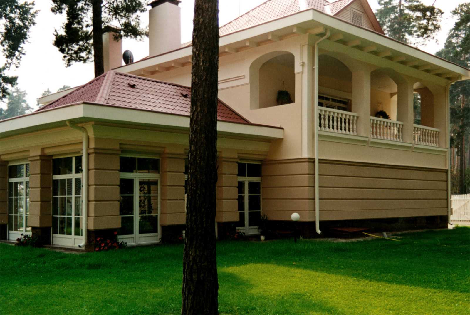 Фасад дома в стиле русского модерна,