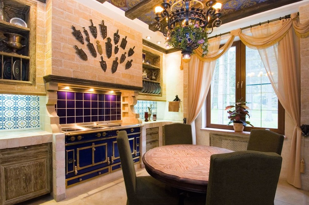 Дом с отделкой деревом и камнем