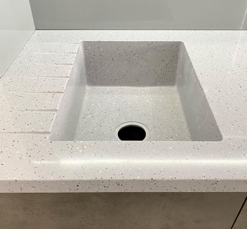 Небольшая красивая кухня на заказ