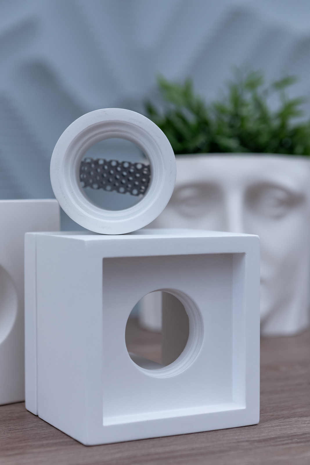 Обложка проекта: Шоу-рум гипсовой лепнины и светильников в Перми