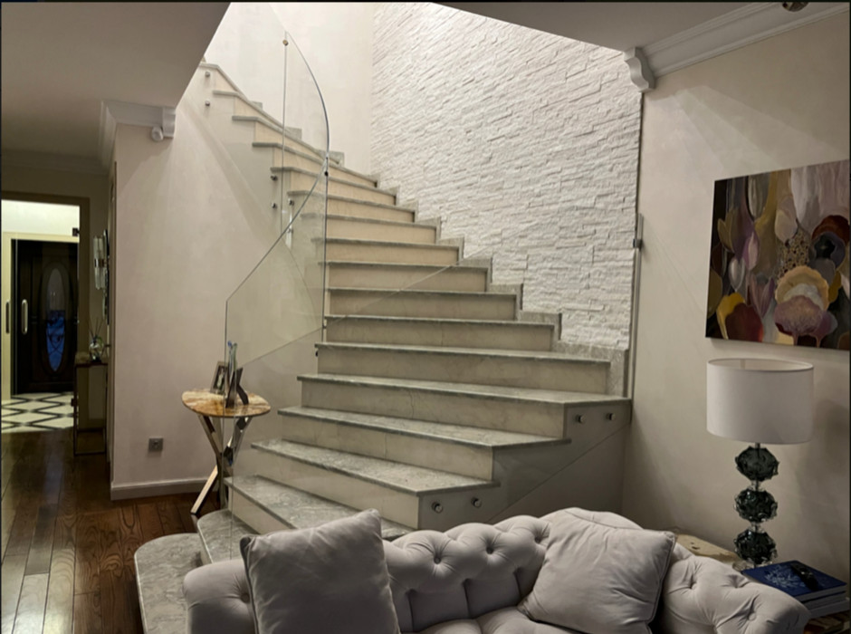 Стеклянные ограждения на лестницу