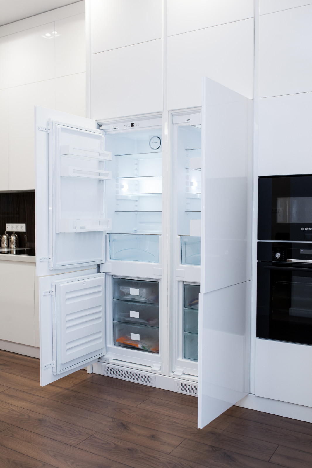 Светлая кухня в современном стиле