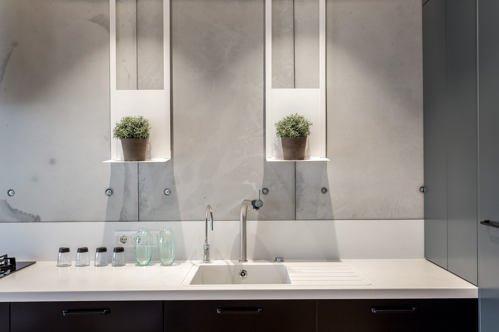 Кухня-Гостиная в серых оттенках