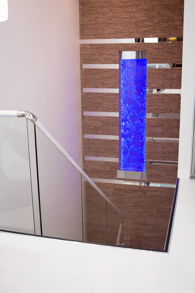 Лестница с интелектуальной подсветкой