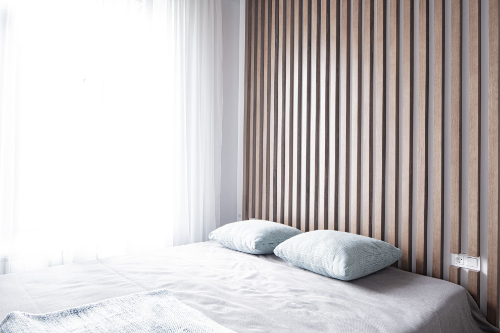 Большой красивый белый дом