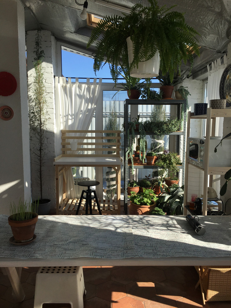 Обложка проекта: Столик домашнего цветовода (hand-made)