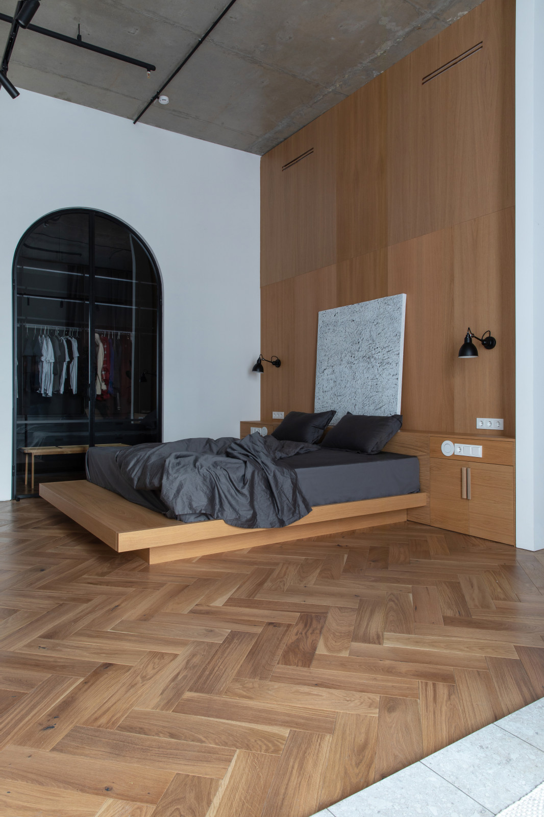 Минималистичная квартира в лофт-апартаментах в Москве